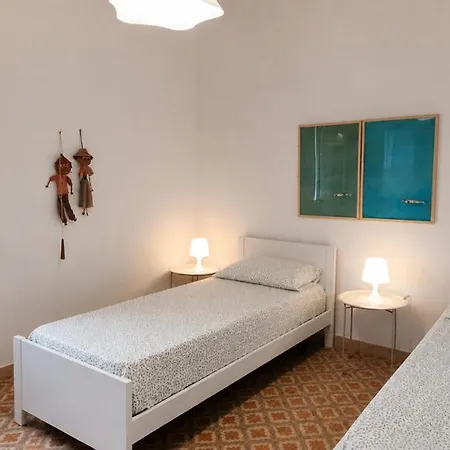 Elicriso Vacanze Nel Centro Di Con Ampia Veranda Esterna * 圣特雷莎加卢拉
