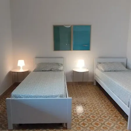Elicriso Vacanze Nel Centro Di Con Ampia Veranda Esterna