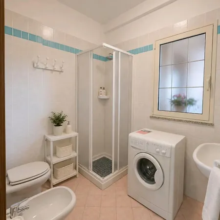 Elicriso Vacanze Nel Centro Di Con Ampia Veranda Esterna Semesterbostad Santa Teresa Gallura